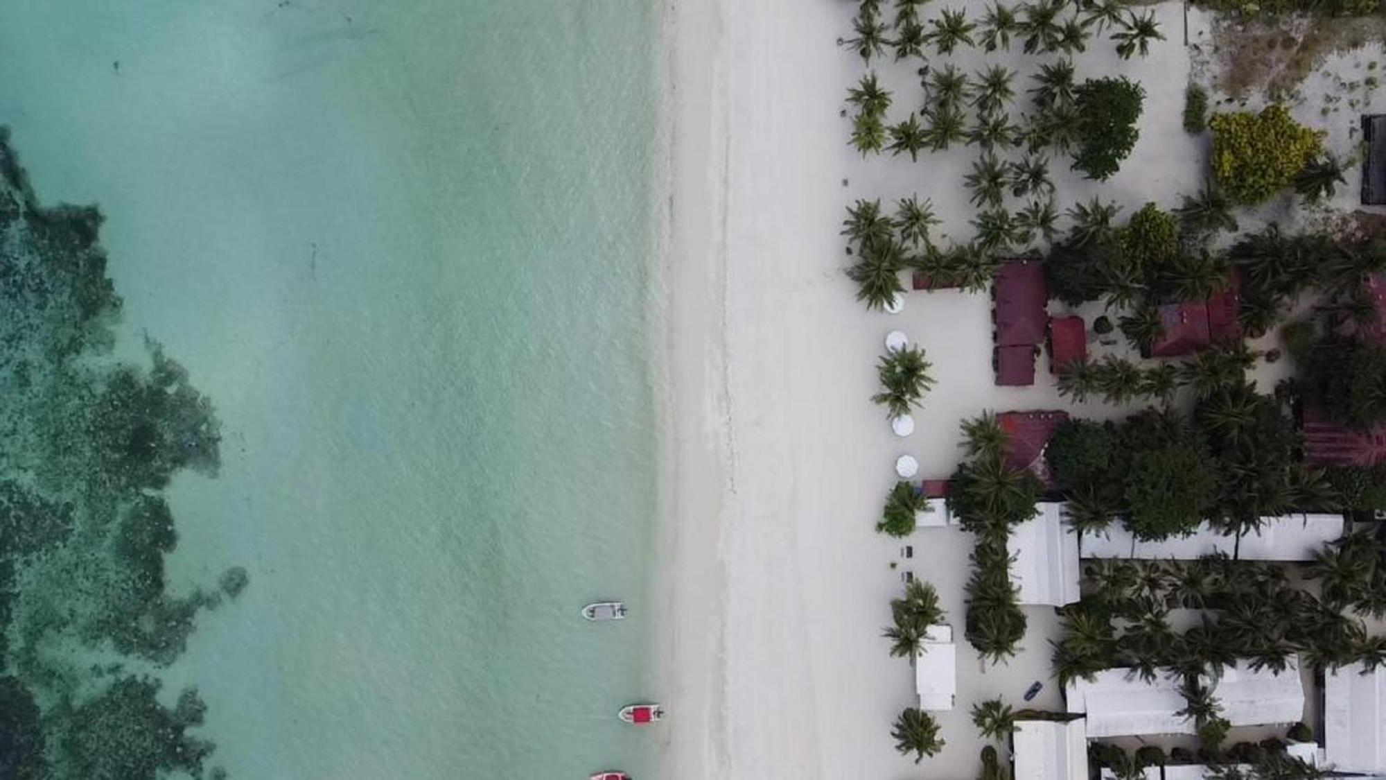 Beach Placid Resort Powered By Cocotel Ocoy 外观 照片